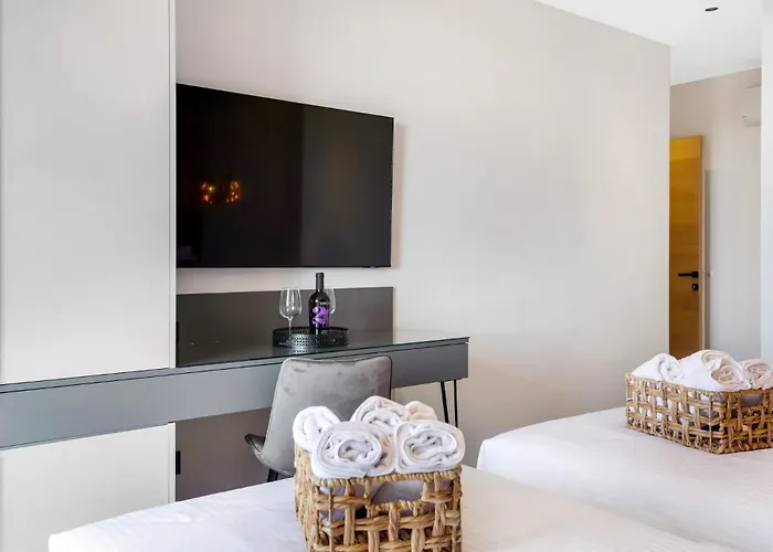 بيت ضيافة Fly - S7 - Mpolo